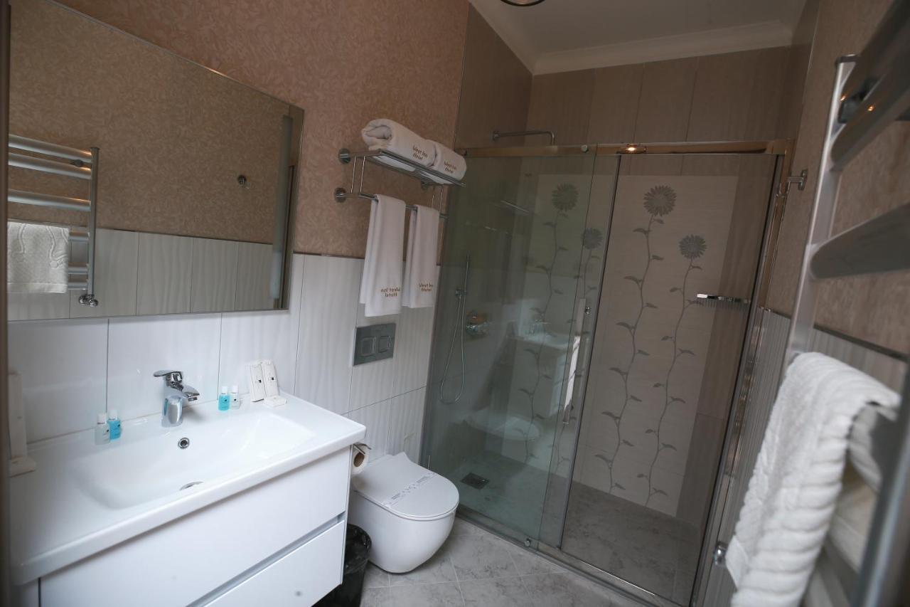 West Inn Hotel & Restaurant Nz Baku Exterior photo