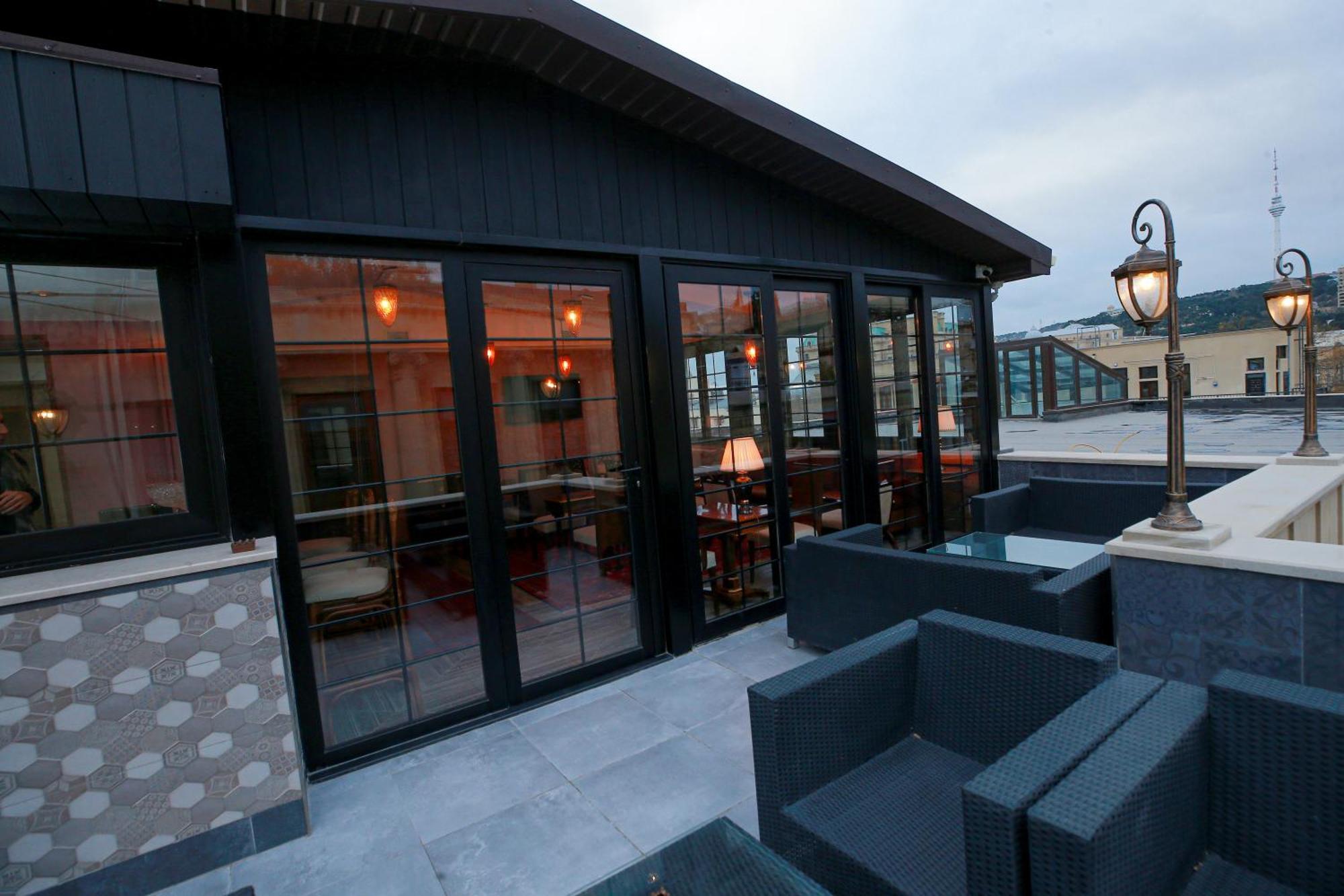 West Inn Hotel & Restaurant Nz Baku Exterior photo