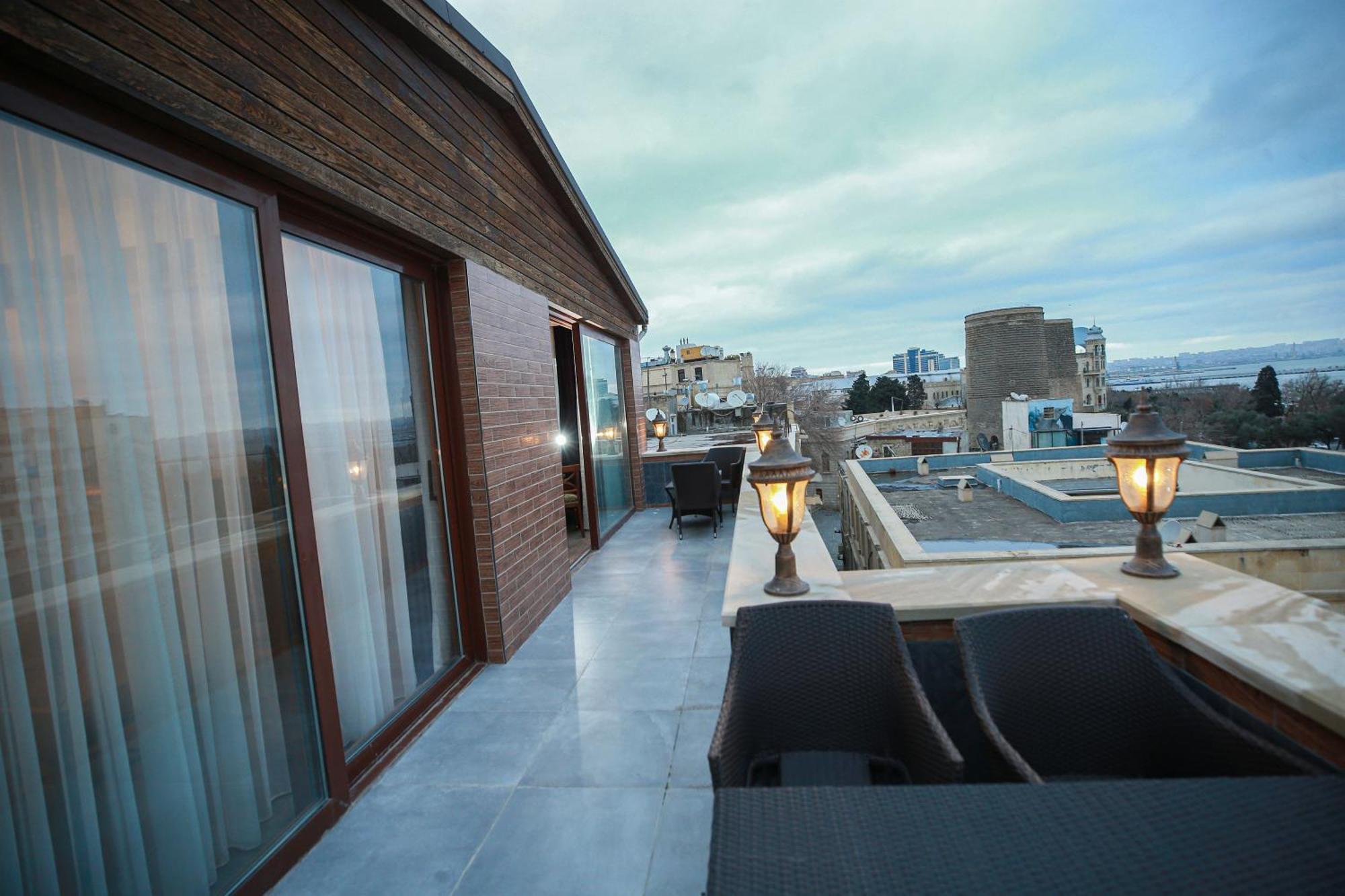 West Inn Hotel & Restaurant Nz Baku Exterior photo