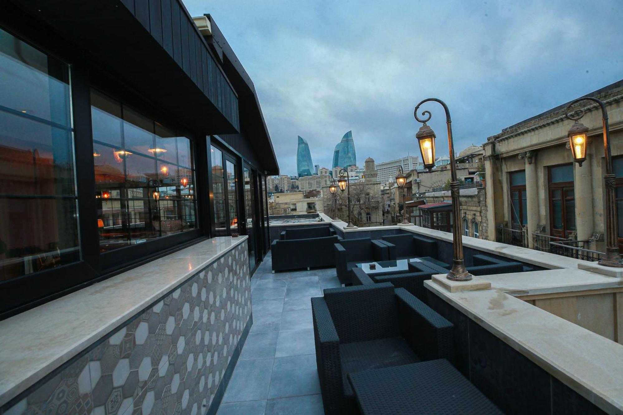 West Inn Hotel & Restaurant Nz Baku Exterior photo